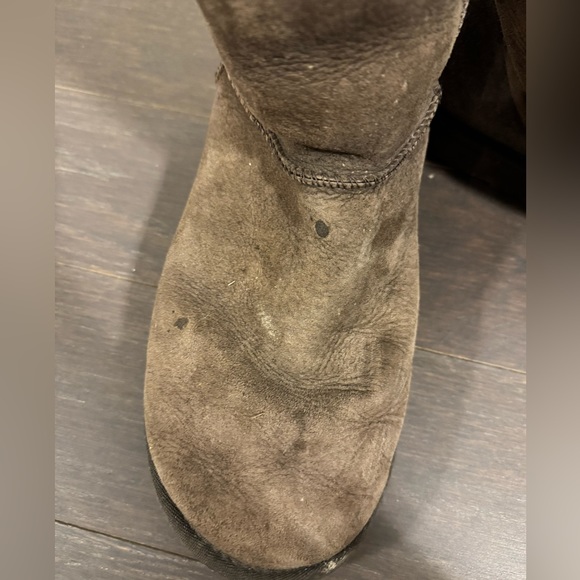 Brown Uggs - Picture 5 of 8